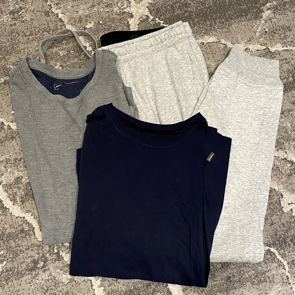 Eddie Bauer Men's Navy and Light Gray Layered Tops & Pants Pajama Set